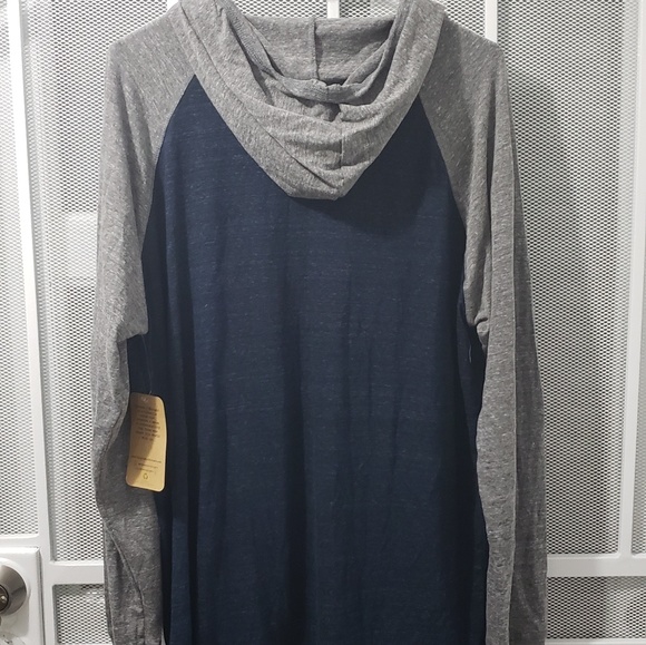 NORDSTROM RACK- long aleeve tshirt hoodie - Picture 5 of 7